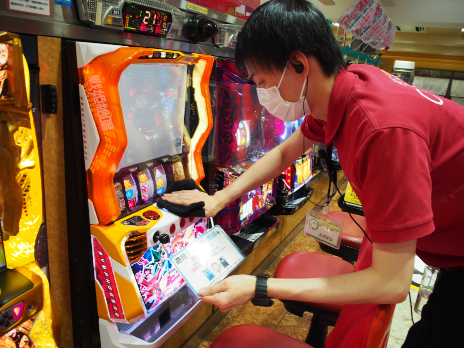 遊技台の清掃・消毒